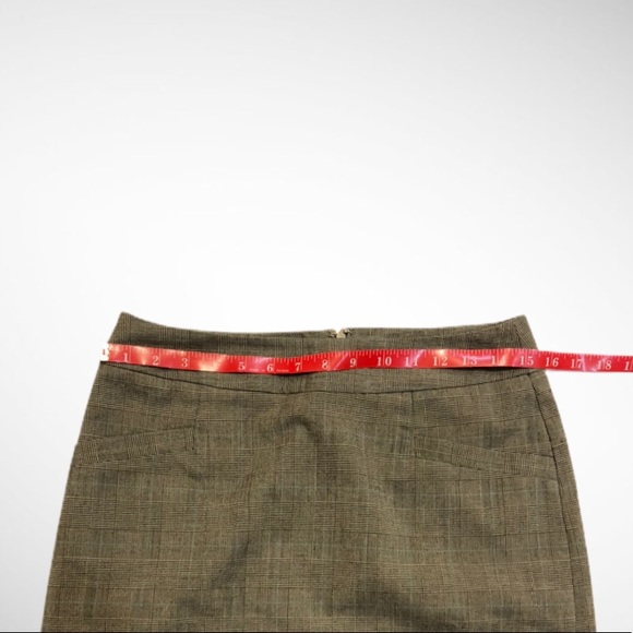 Banana Republic plaid pencil skirt w/pockets! - Picture 4 of 7
